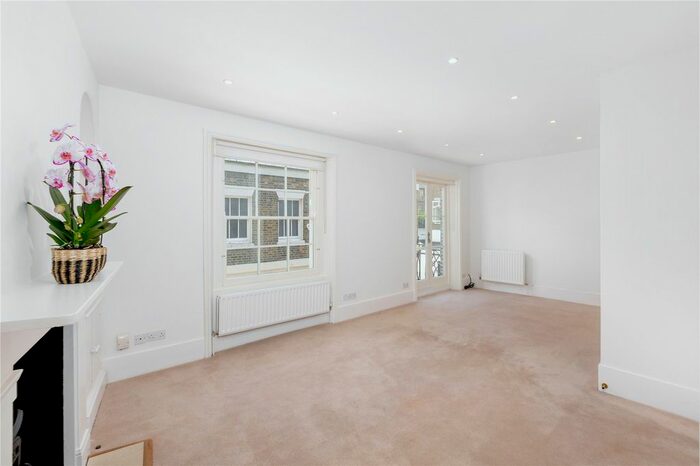 2 Bedroom Flat To Rent In Queen's Gate Mews, London, SW7