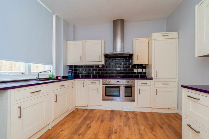 3 Bedroom Semi-Detached House To Rent In Hillside Gardens, Wallington, SM6