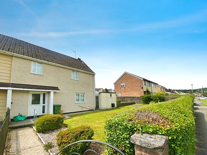 3 Bedroom Semi-Detached House For Sale In Francis Street, Tonyrefail, Porth, CF39