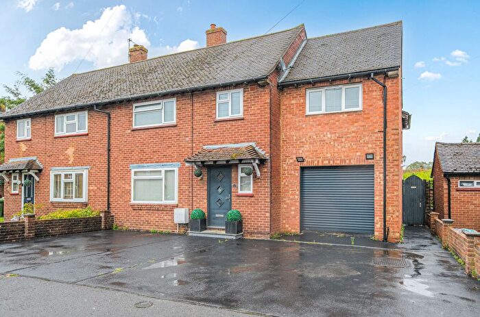 5 Bedroom Semi-detached House For Sale In Guildford, Surrey, GU1