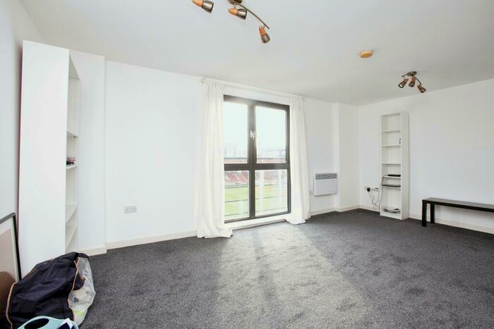 2 Bedroom Apartment To Rent In Kitchen Court, Brisbane Road, Leyton, E10