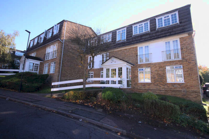 2 Bedroom Apartment To Rent In Crofton Way, Enfield Town, EN2