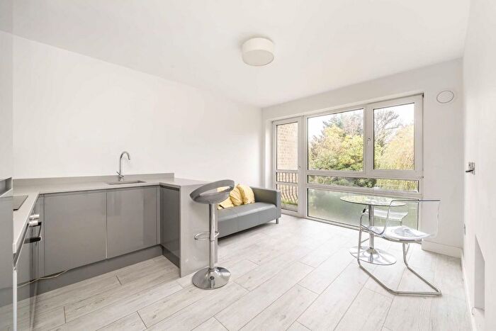 2 Bedroom Flat To Rent In Boundary Road, London, NW8
