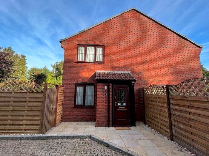 1 Bedroom Terraced House To Rent In Knatchbull Close, Romsey, SO51