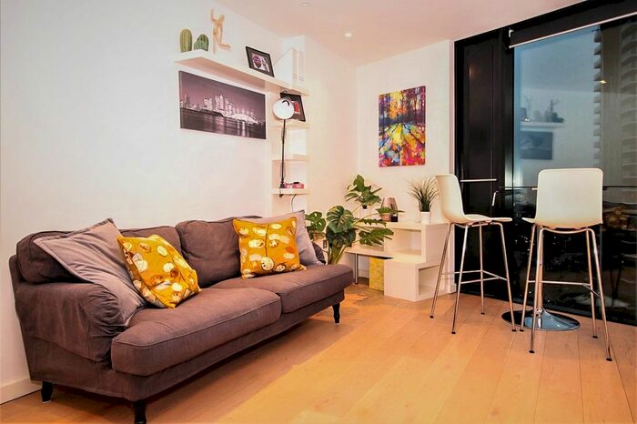 Studio To Rent In The Strata, Walworth Street, Elephant &amp; Castle, SE1