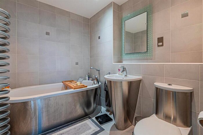 2 Bedroom Apartment To Rent In Bute Terrace, City Centre, CF10