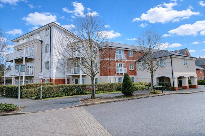 2 Bedroom Flat To Rent In Chequers Avenue, High Wycombe, Buckinghamshire, HP11