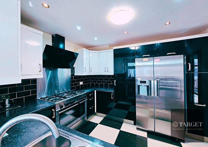 7 Bedroom Semi-Detached House To Rent In Nightingale Road, London, N9