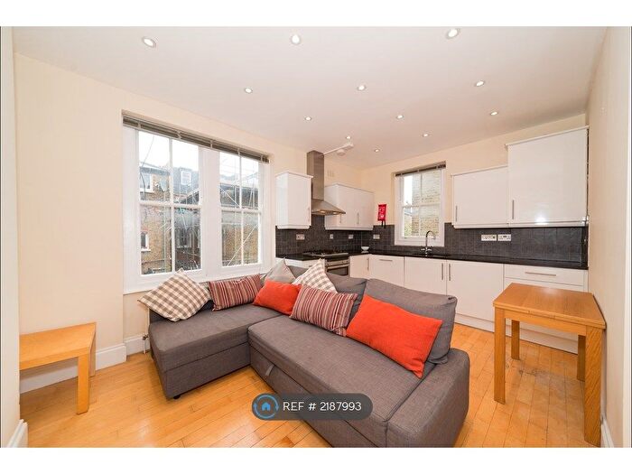 3 Bedroom Flat To Rent In Cato Road, London, SW4