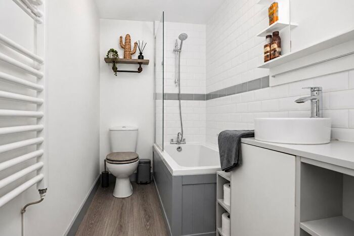 1 Bedroom Flat For Sale In Hill Lane, Southampton, SO15