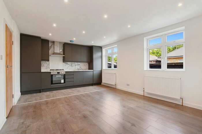 2 Bedroom Flat To Rent In , Archway Road, Highgate, N6