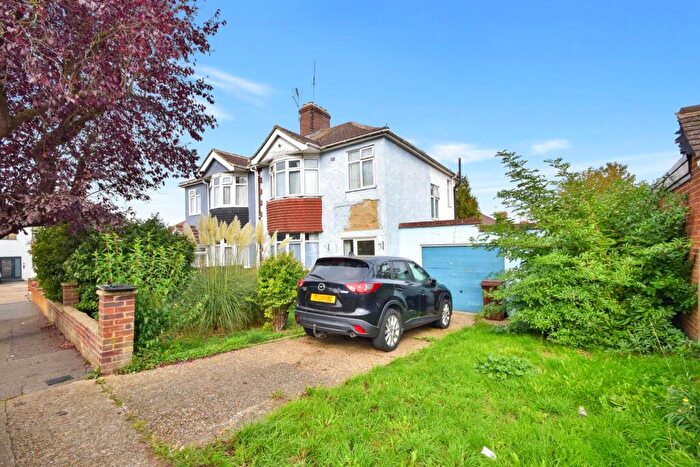 3 Bedroom Semi-Detached House For Sale In Valley View Road, Rochester, ME1
