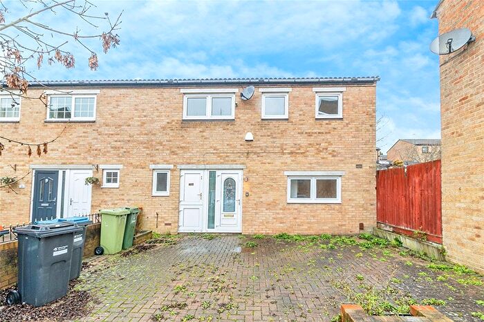 4 Bedroom Semi-Detached House For Sale In Gledfield Place, Milton Keynes, Buckinghamshire, MK12