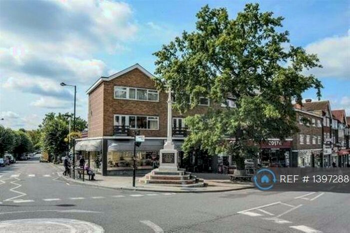 3 Bedroom Flat To Rent In Clive Parade, Northwood, HA6