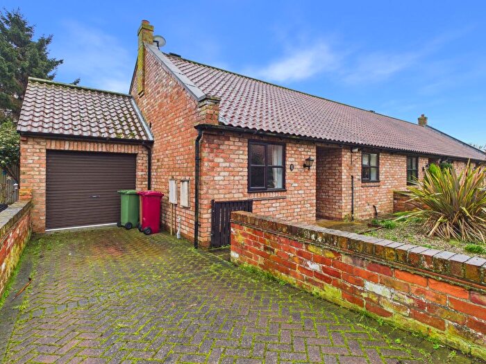 2 Bedroom Semi-Detached Bungalow For Sale In The Grove, Barrow-Upon-Humber, DN19