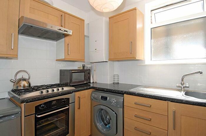 2 Bedroom Flat To Rent In Buckingham Road Alexandra Park, N22