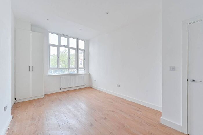 1 Bedroom Flat To Rent In Rushey Green, Lewisham, London, SE6