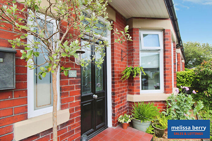 4 Bedroom Semi-Detached House For Sale In Simister Lane, Simister, Prestwich, Manchester, M25