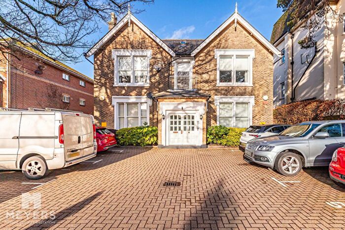 2 Bedroom Flat For Sale In Christchurch Road, Bournemouth, BH1