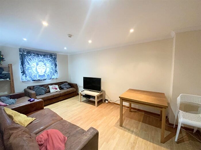 7 Bedroom House To Rent In Mundy Place, Cathays, CF24