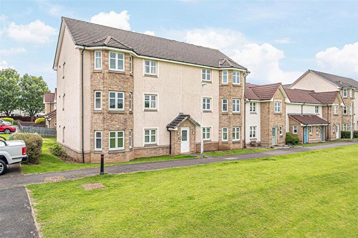 2 Bedroom Flat For Sale In Peasehill Fauld, Rosyth, KY11