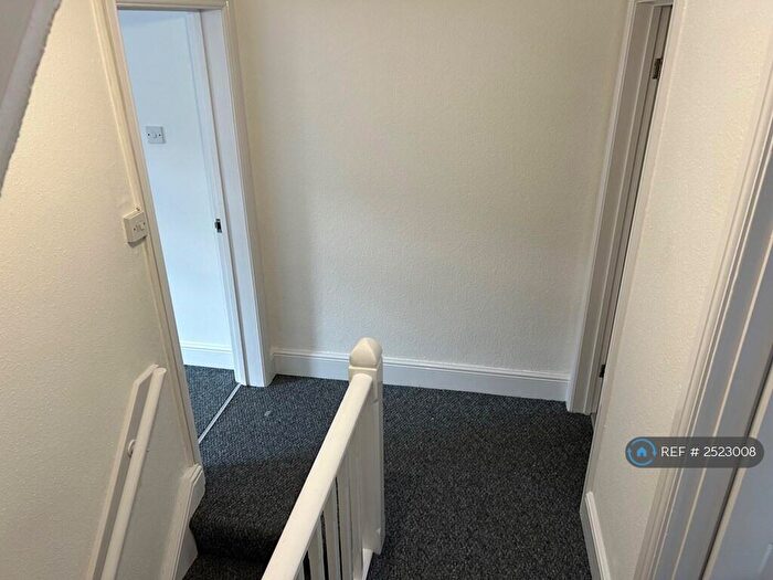 1 Bedroom Semi-Detached House To Rent In Mount Pleasant, Redditch, B97