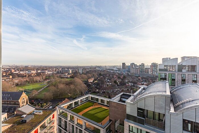 2 Bedroom Flat For Sale In Sovereign Tower, Emily Street, Canning Town, E16