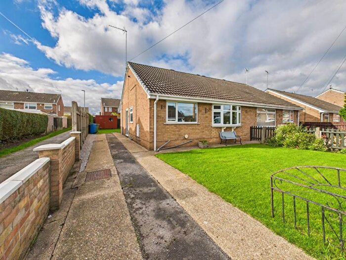 2 Bedroom Semi Detached Bungalow For Sale In Lincoln Green, Hull, HU4