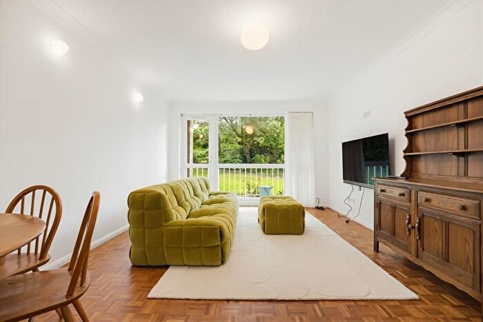 2 Bedroom Flat To Rent In Dene Court, Mount Avenue, W5