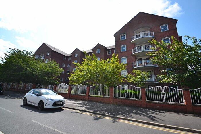 1 Bedroom Flat To Rent In Melrose Apartments, Hathersage Road, Manchester, M13
