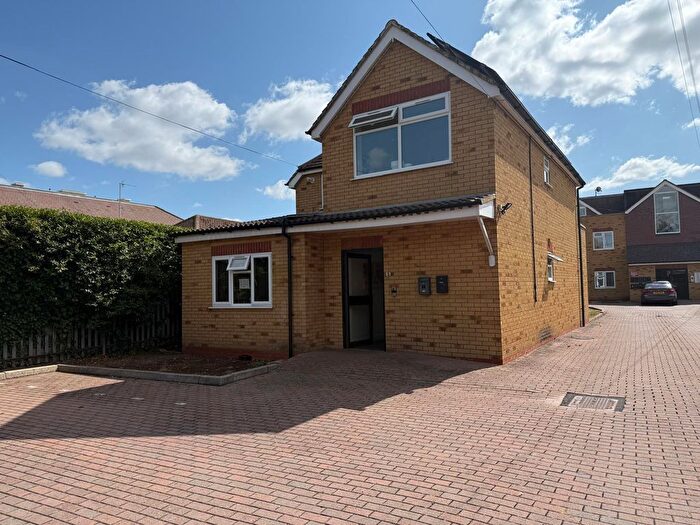 1 Bedroom Flat For Sale In Broadview Long Lane, Stanwell, TW19