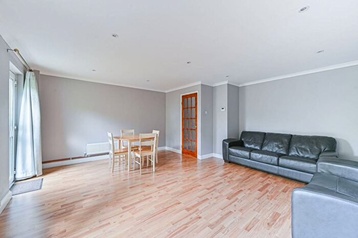 3 Bedroom Property To Rent In Blessington Road, Blackheath, London, SE13