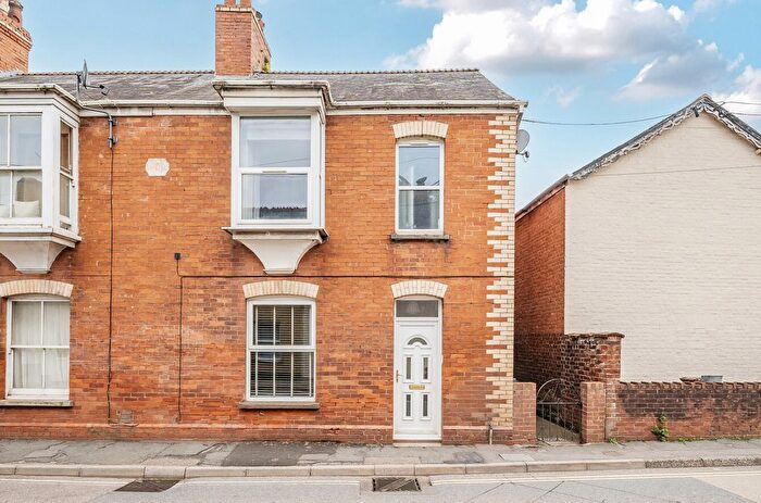 3 Bedroom End Terrace House For Sale In Higher Street, Cullompton, Devon, EX15