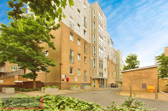1 Bedroom Apartment To Rent In Warren Close, Cambridge, CB2