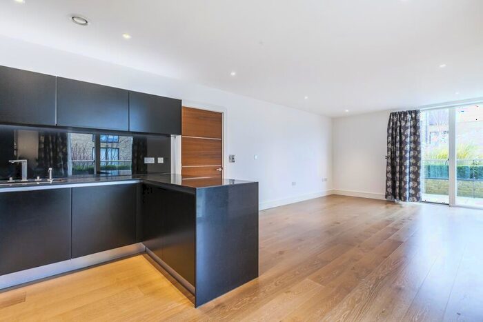 3 Bedroom Apartment To Rent In Wallace Court, SE3