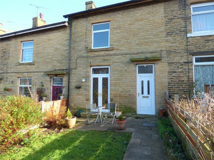2 Bedroom Terraced House To Rent In Broomfield Terrace, Cleckheaton, BD19