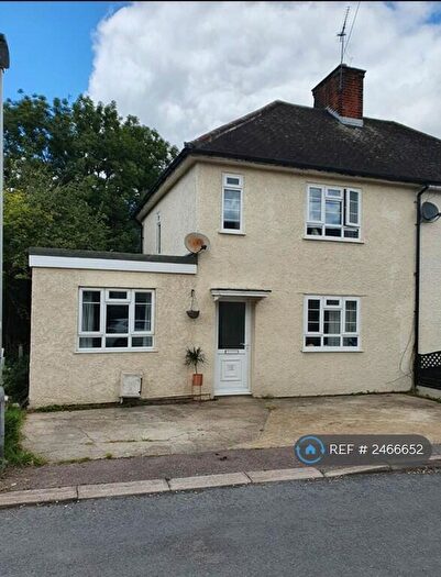 4 Bedroom Semi-Detached House To Rent In Potters Bar, Potters Bar, EN6