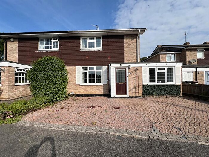 4 Bedroom Semi-Detached House For Sale In Croft Close, Tonbridge, TN10