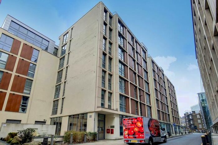1 Bedroom Flat To Rent In Lamb's Passage, Old Street, London, EC1Y