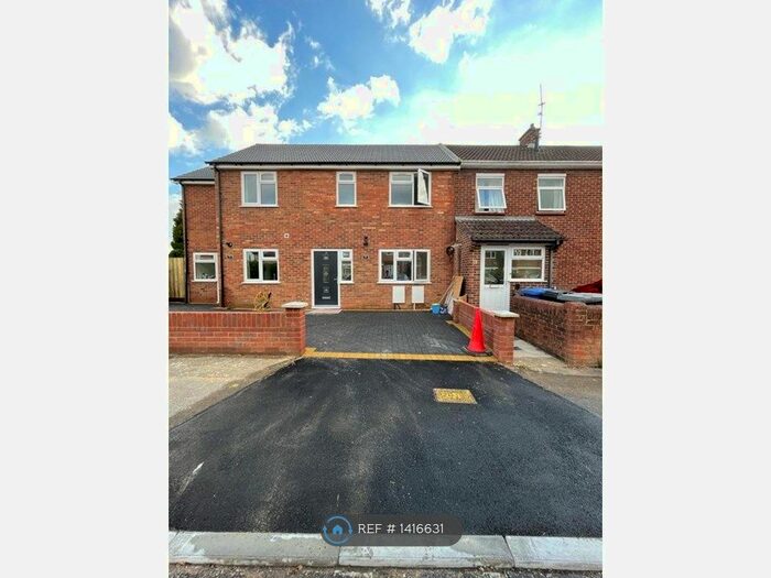 3 Bedroom Terraced House To Rent In Larchfield Road, Maidenhead, SL6