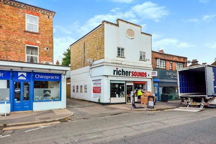 3 Bedroom Flat To Rent In St. Albans Road, Watford, Hertfordshire, WD17