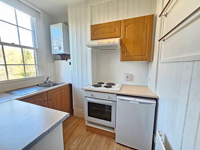 1 Bedroom Flat To Rent In Clarence Road, Windsor, SL4