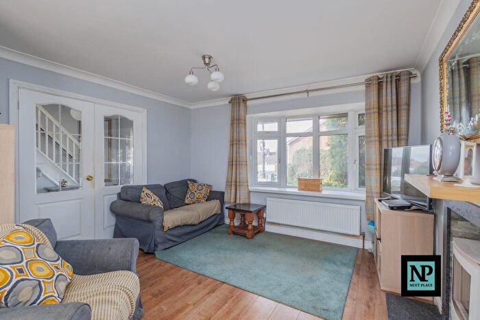 5 Bedroom Semi Detached House For Sale In Wesley Way, Tamworth, B77