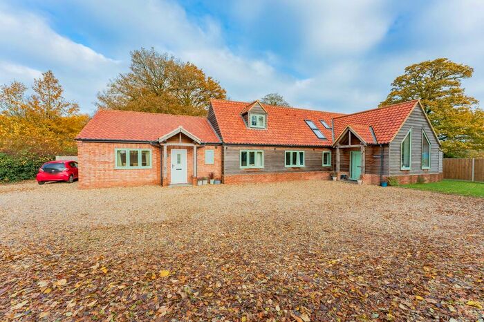 5 Bedroom Detached House For Sale In Tinkers Lane, Reymerston, NR9