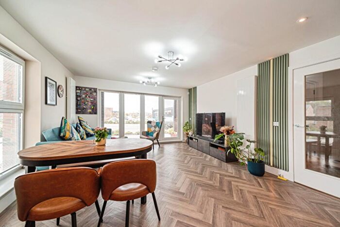 2 Bedroom Flat For Sale In Festival Court, Glasgow, G51