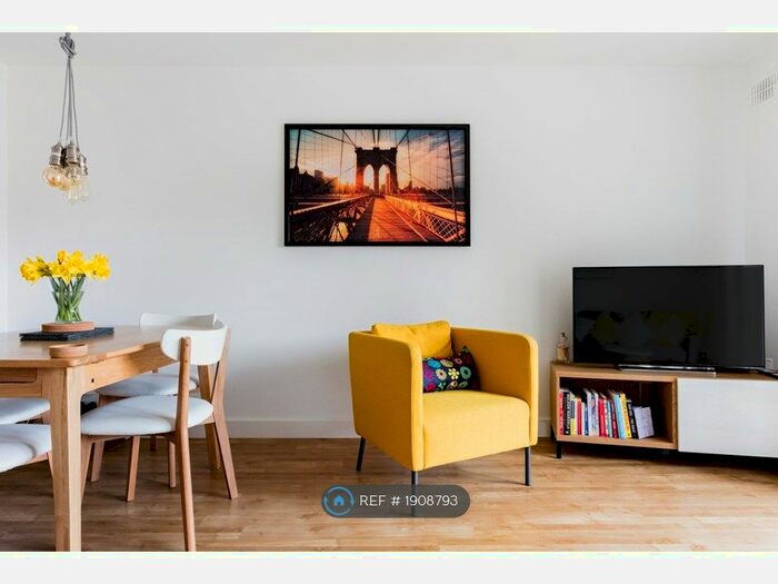 2 Bedroom Semi-Detached House To Rent In Flanders Close, Oxfordshire, OX26