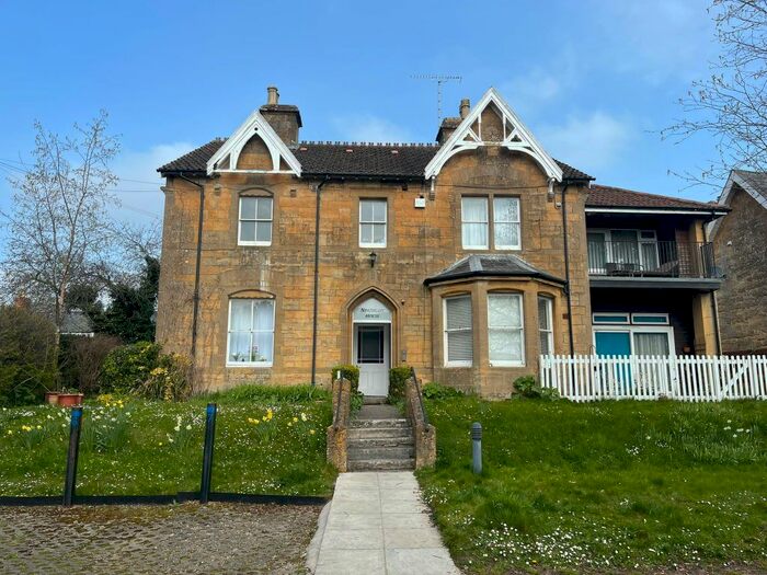 1 Bedroom Flat To Rent In North Road, Sherborne, DT9