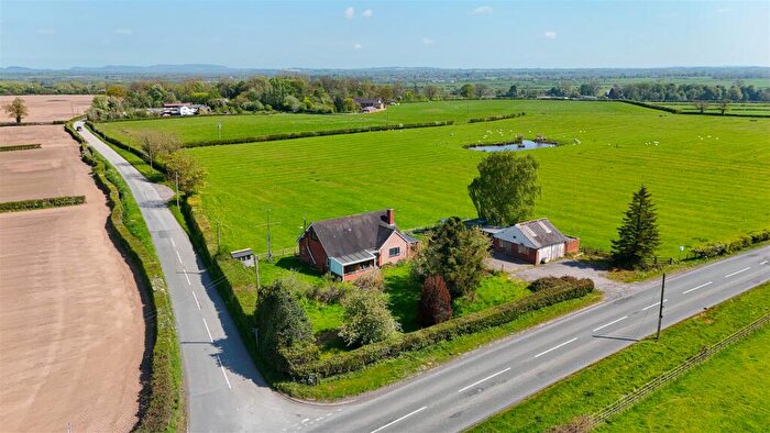 4 Bedroom Detached Bungalow For Sale In Whitchurch Road, Bangor On Dee., LL13