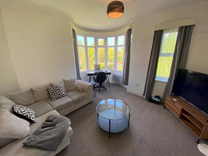 2 Bedroom Flat To Rent In Wellington Road, Heaton Moor, Stockport, SK4