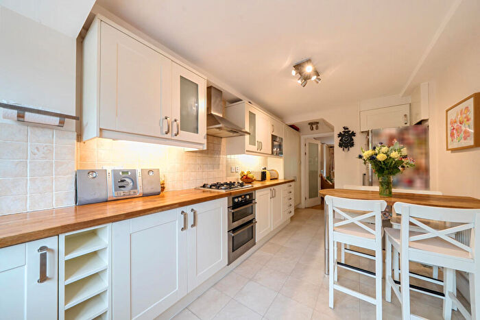 4 Bedroom Town House For Sale In Mulberry Close, London, SE22